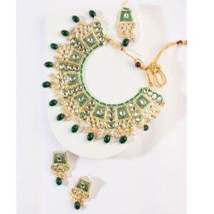 Gold toned Kundan Meenakari Green Jewellery set embellished for women and girls