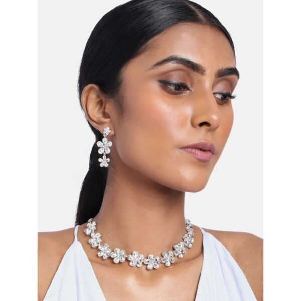 Accessher Kundan Bridal Jewellery set embellished with